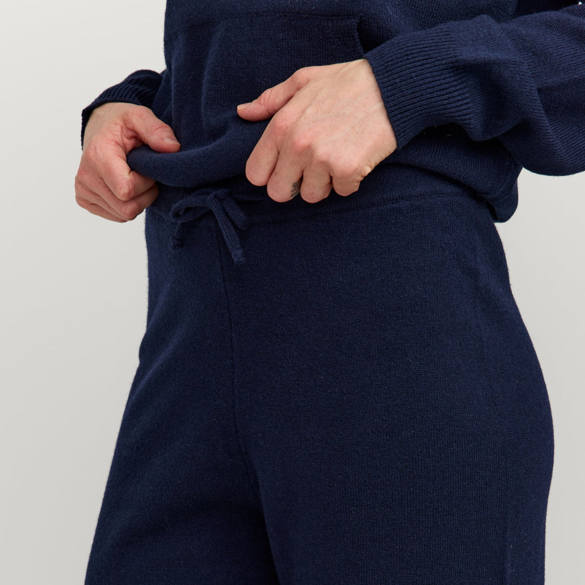 Women's Trousers & Shorts