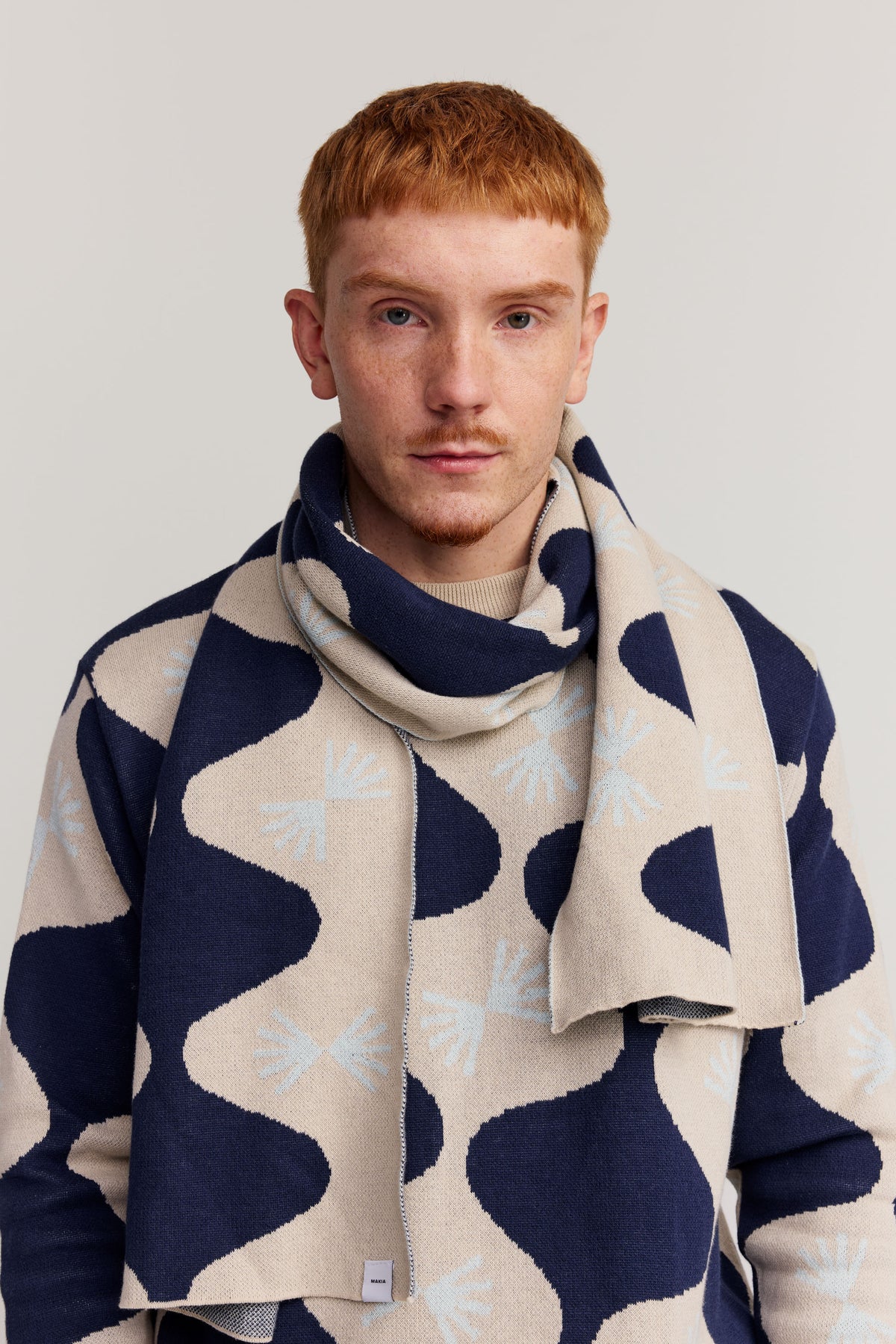 Aligned Scarf